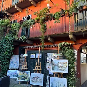 https://il-cortile-degli-artisti-apartments-navigli.italymilanhotels.net